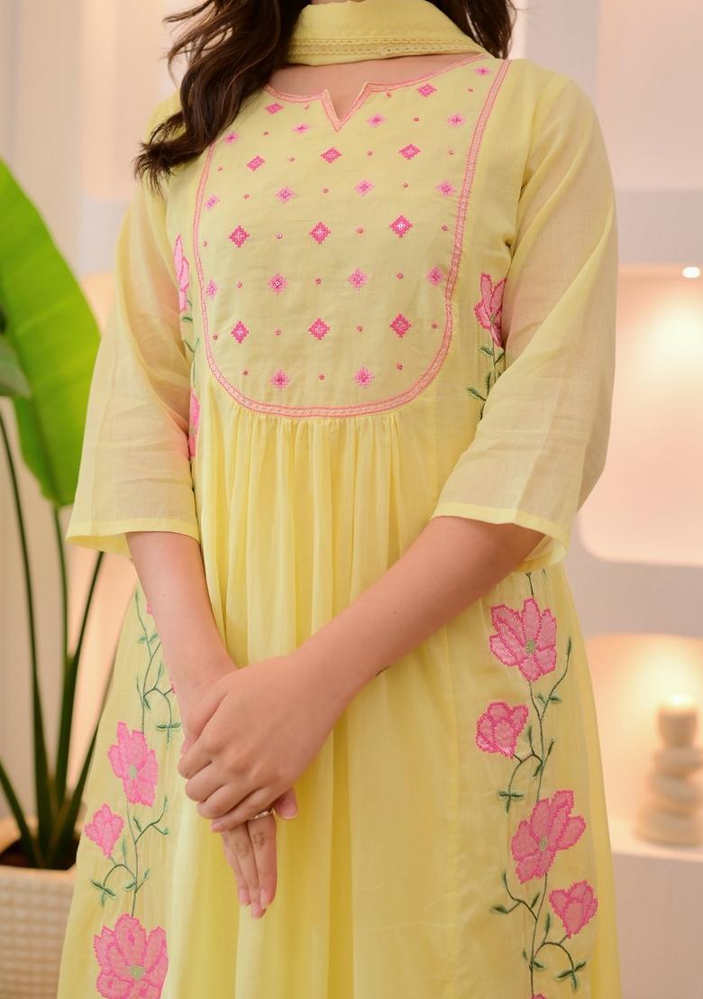 Yellow Thread Work Silk Blend Kurta Set With Dupatta - Indya