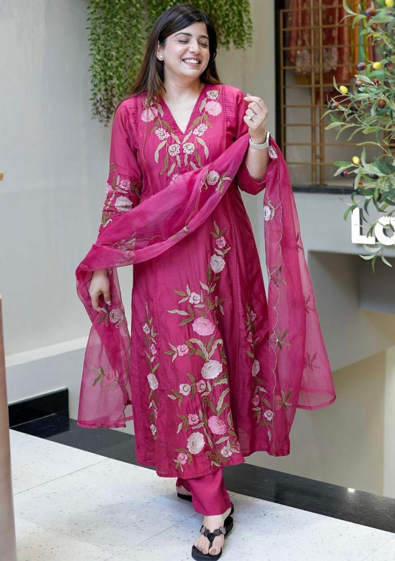 Rani Pink Thread Work Chanderi Silk Kurta Set With Dupatta - Indya