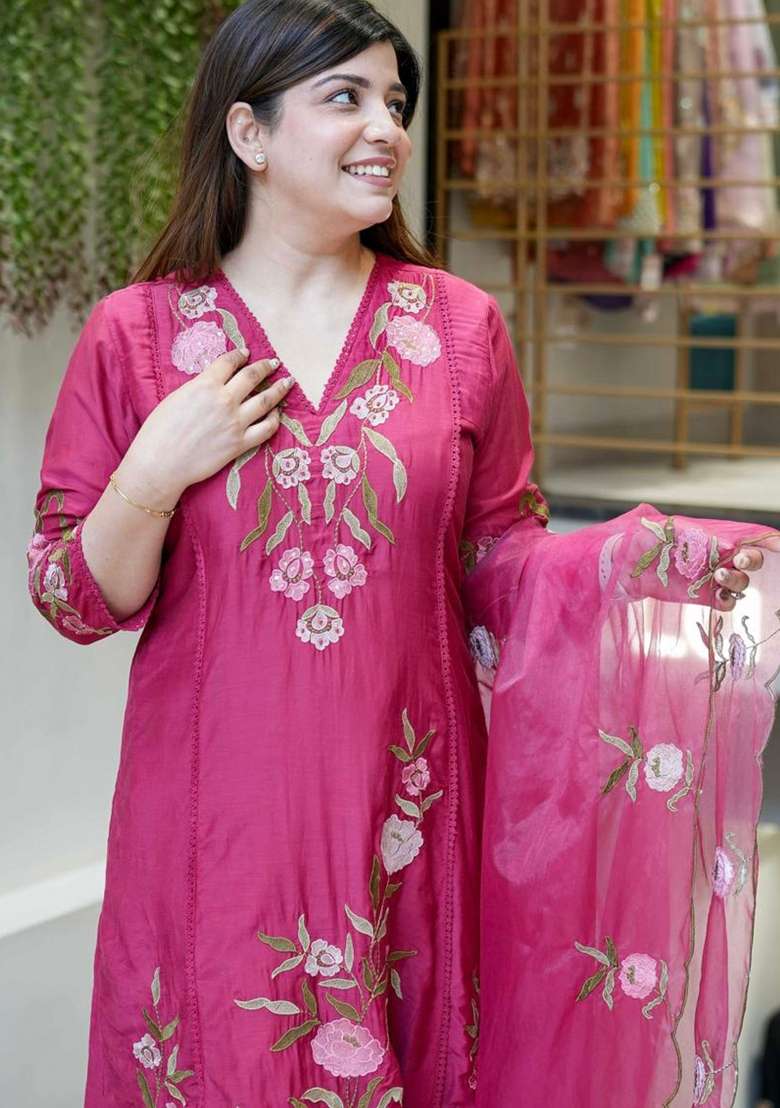 Rani Pink Thread Work Chanderi Silk Blend Kurta Set With Dupatta - Indya