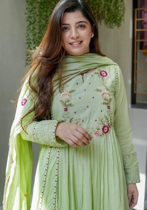 Light Green Thread Work Chanderi Silk Kurta Set With Dupatta