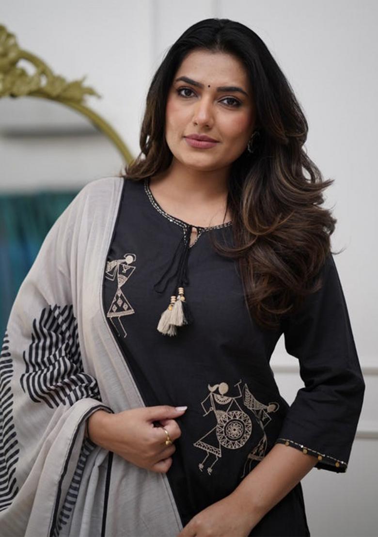 Black Thread Work Pure Silk Kurta Set With Dupatta - Indya