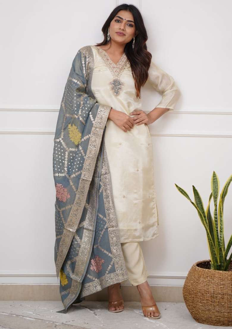 Off White Embroidered Viscose Pakistani Suit Set - Indya