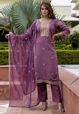 Lavender Embroidered Silk Blend Kurta Set With Dupatta