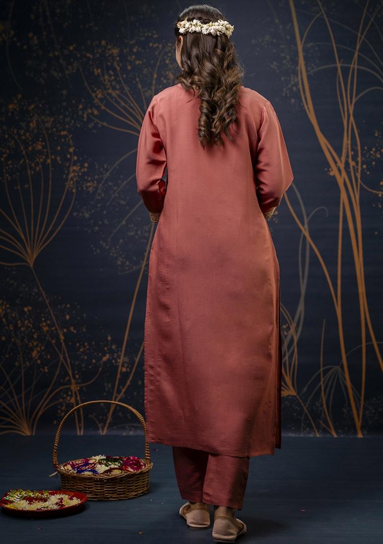 Peach Embroidered Silk Blend Kurta Set With Dupatta - Indya