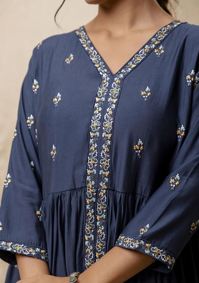 Teal Embroidered Silk Blend Kurta Set With Dupatta - Indya