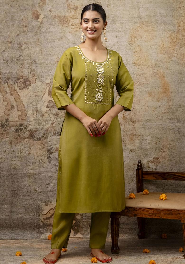 Baby Pink Embroidered Simar Silk Kurta Set With Dupatta - Indya