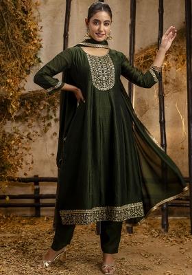 Mehendi Embroidered Silk Blend Kurta Set With Dupatta