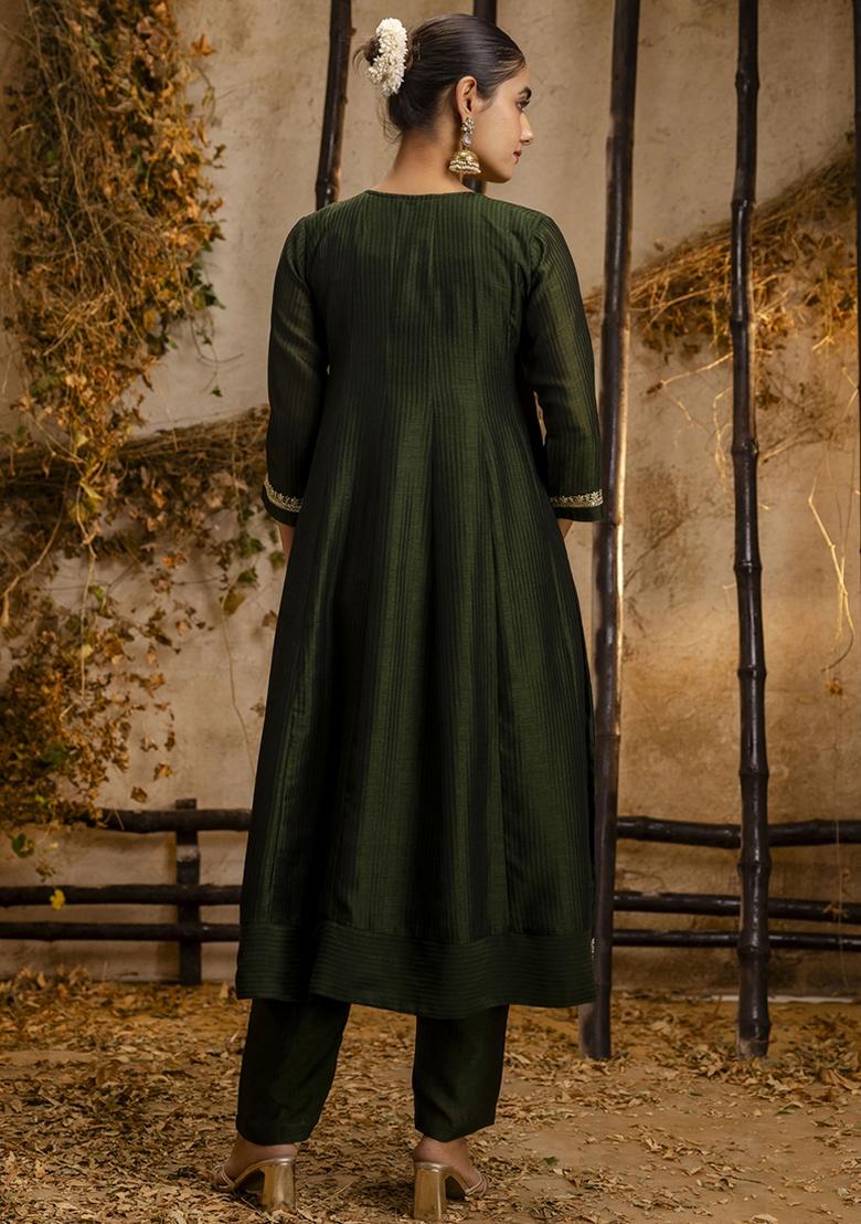 Mehendi Embroidered Silk Blend Kurta Set With Dupatta - Indya