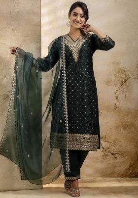 Lavender Embroidered Chanderi Silk Kurta Set With Dupatta