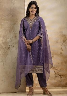 Pink Embroidered Chanderi Silk Kurta Set With Dupatta