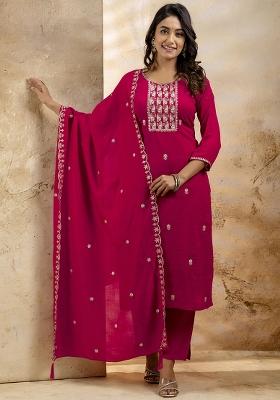 Pink Embroidered Silk Blend Kurta Set With Dupatta