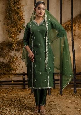 Dark Green Embroidered Silk Blend Kurta Set With Dupatta
