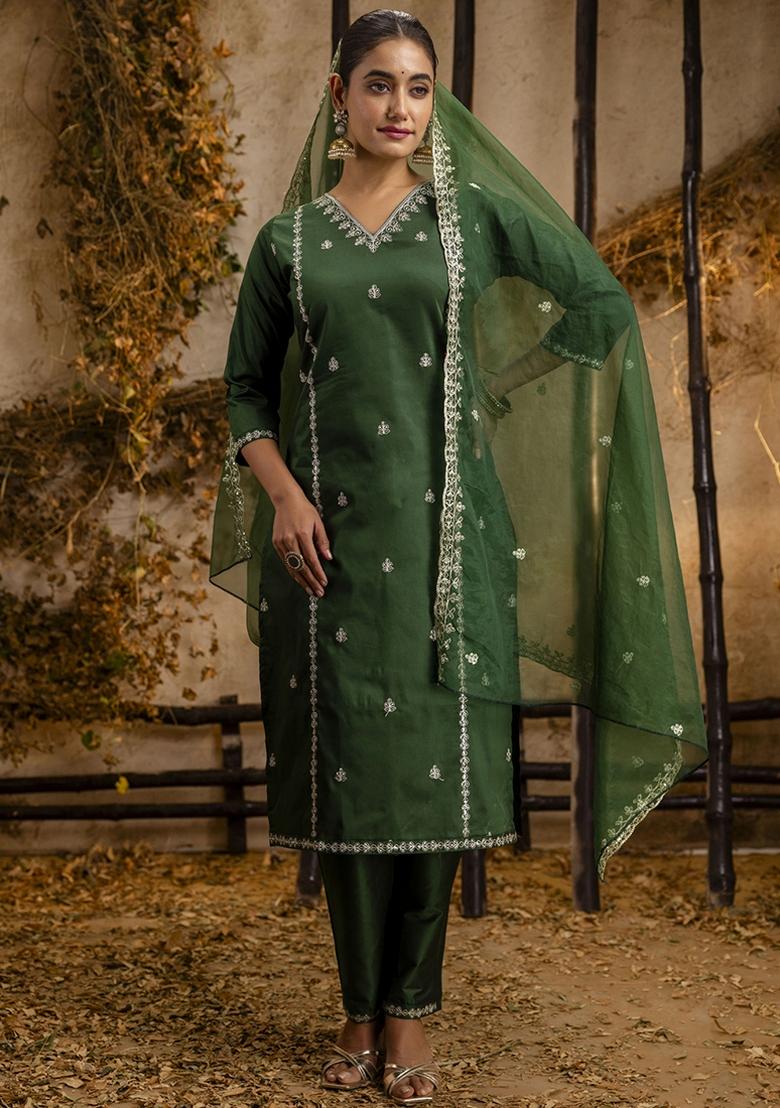 Dark Green Embroidered Silk Blend Kurta Set With Dupatta