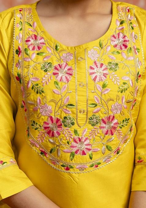 Yellow Embroidered Silk Blend Kurta Set With Dupatta