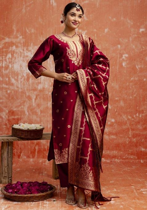 Red Embroidered Cotton Silk Blend Kurta Set With Dupatta