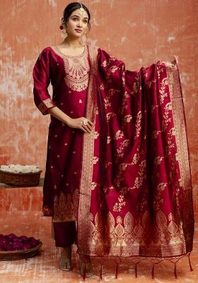 Red Embroidered Cotton Silk Blend Kurta Set With Dupatta