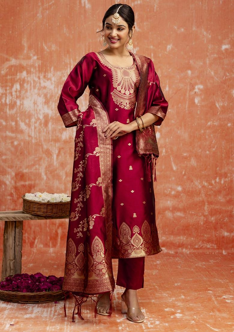 Red Embroidered Cotton Silk Blend Kurta Set With Dupatta