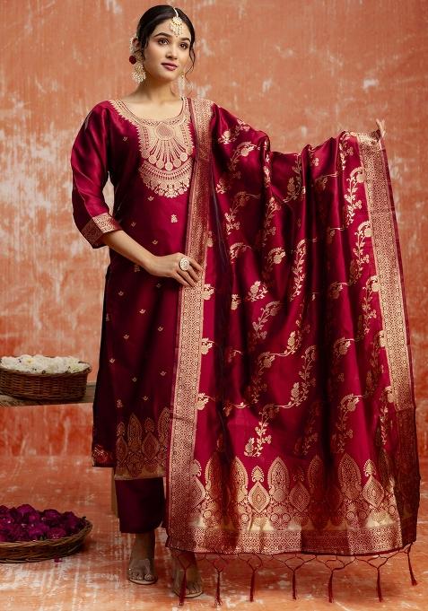 Red Embroidered Cotton Silk Blend Kurta Set With Dupatta