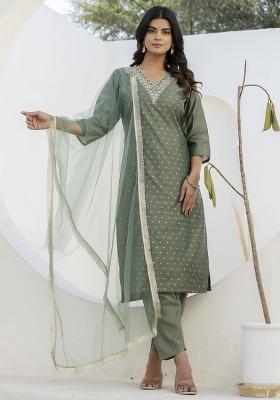 Mehendi Embroidered Chanderi Silk Kurta Set With Dupatta