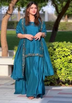 Multicolor Embroidered Crepe Salwar Kameez