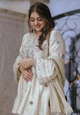 Multicolor Embroidered Crepe Salwar Kameez