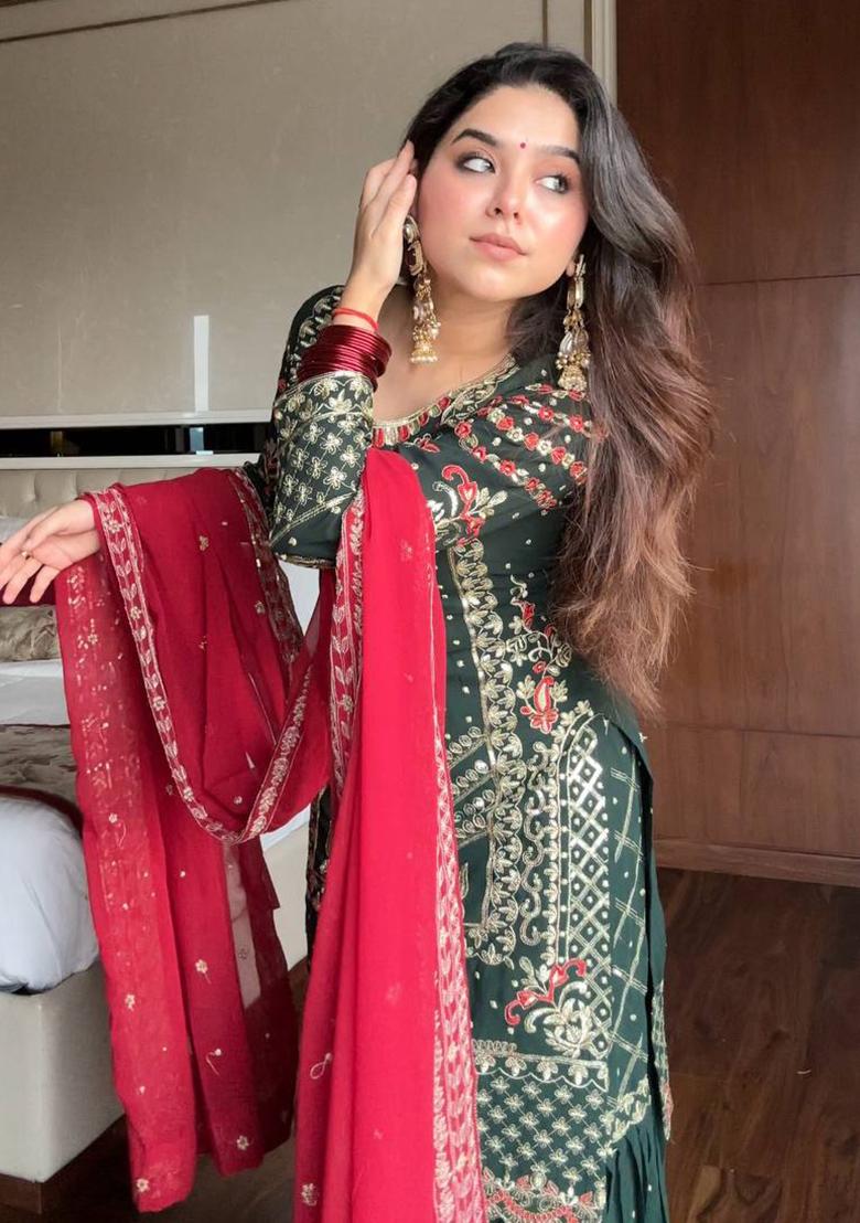 Green Embroidered Georgette Kurta Set - Indya