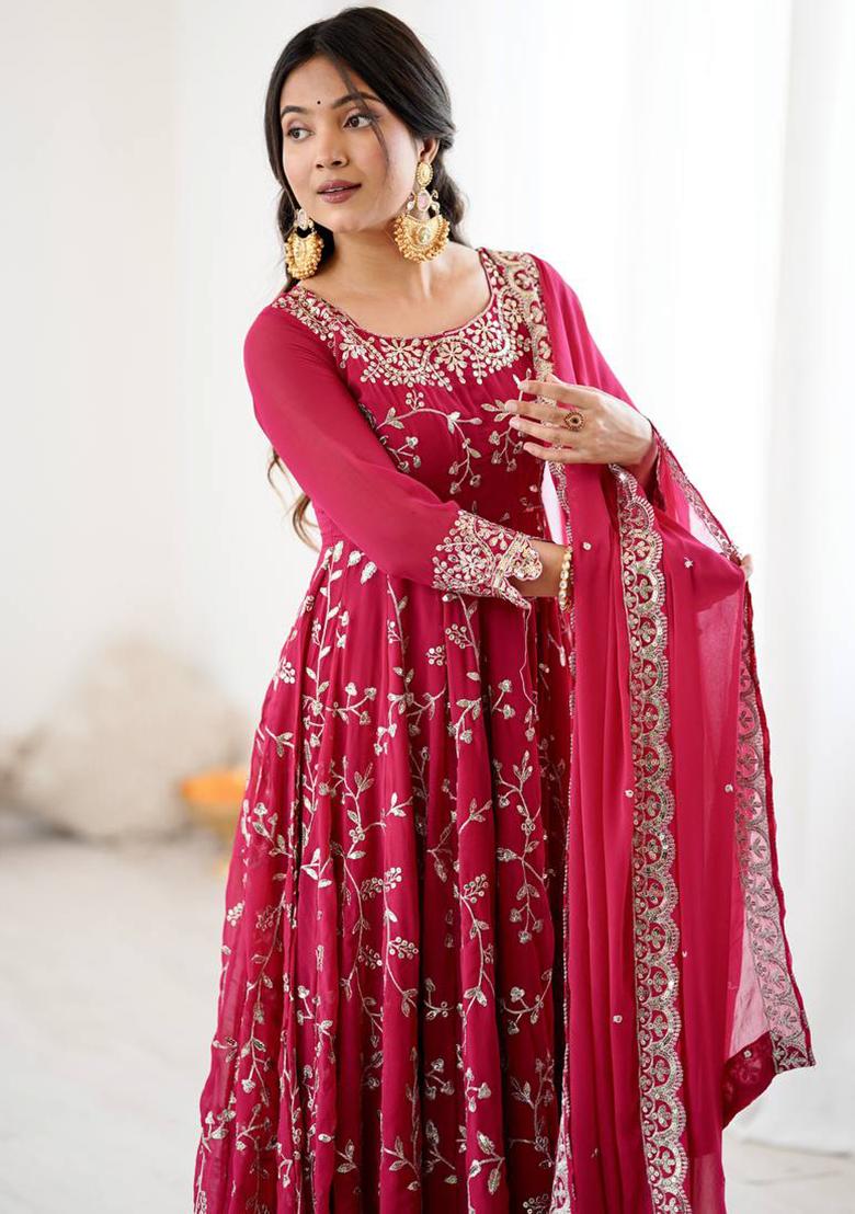 Ranipink Embroidered georgette Kurta Set - Indya