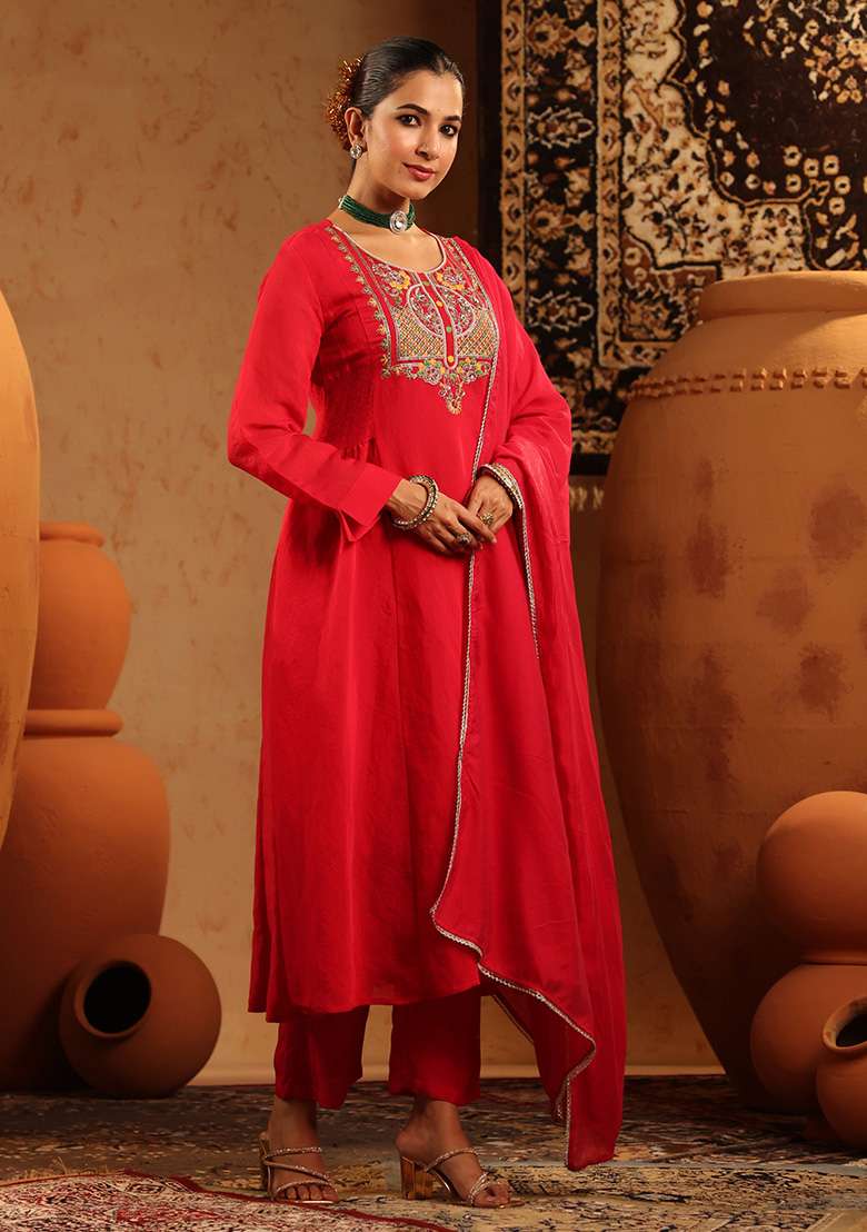 Red Embroidered Chanderi Pakistani Suit Set - Indya