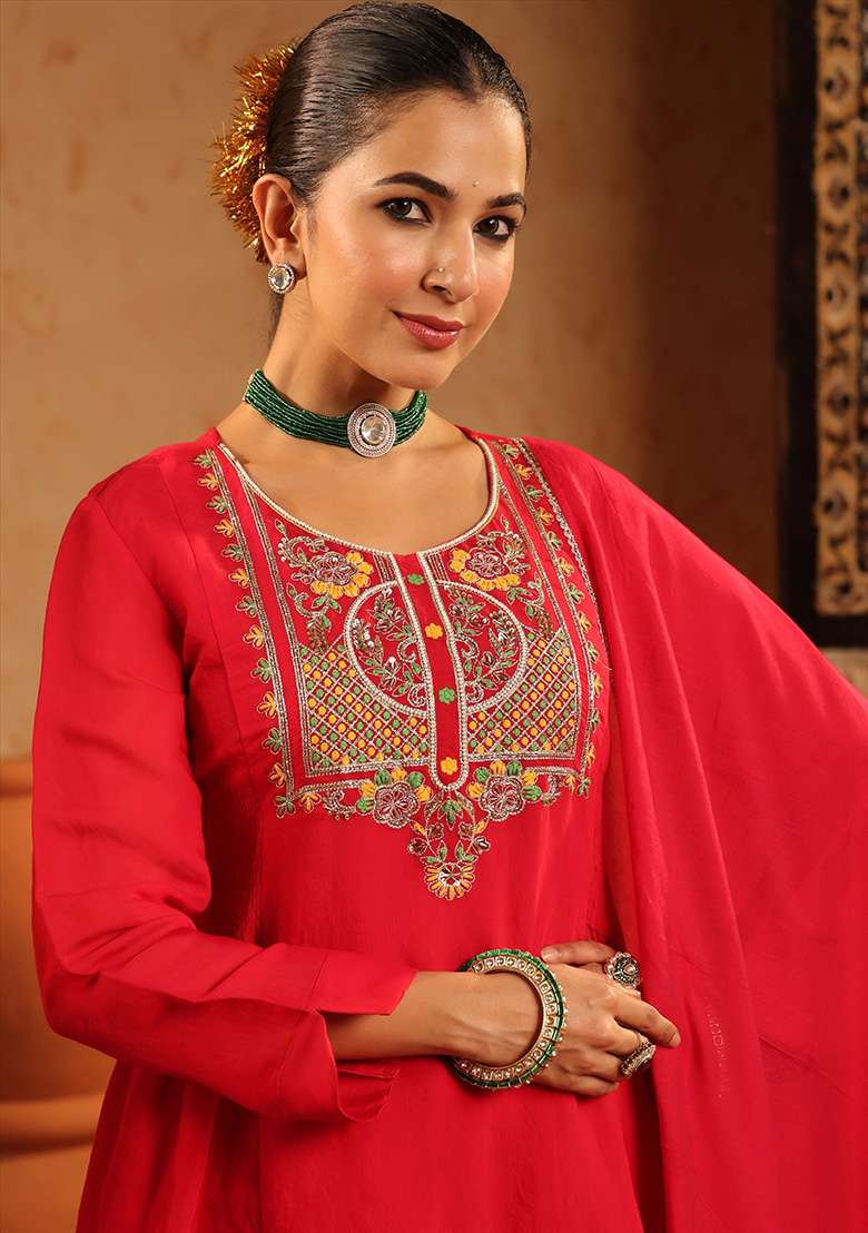 Red Embroidered Chanderi Pakistani Suit Set - Indya