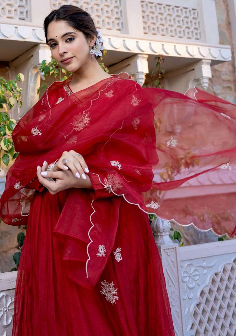 Red Embroidery Chanderi Kurta Set - Indya