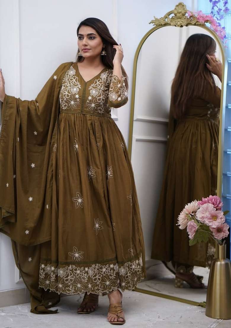 Orange Embroidery Silk Kurta Set - Indya
