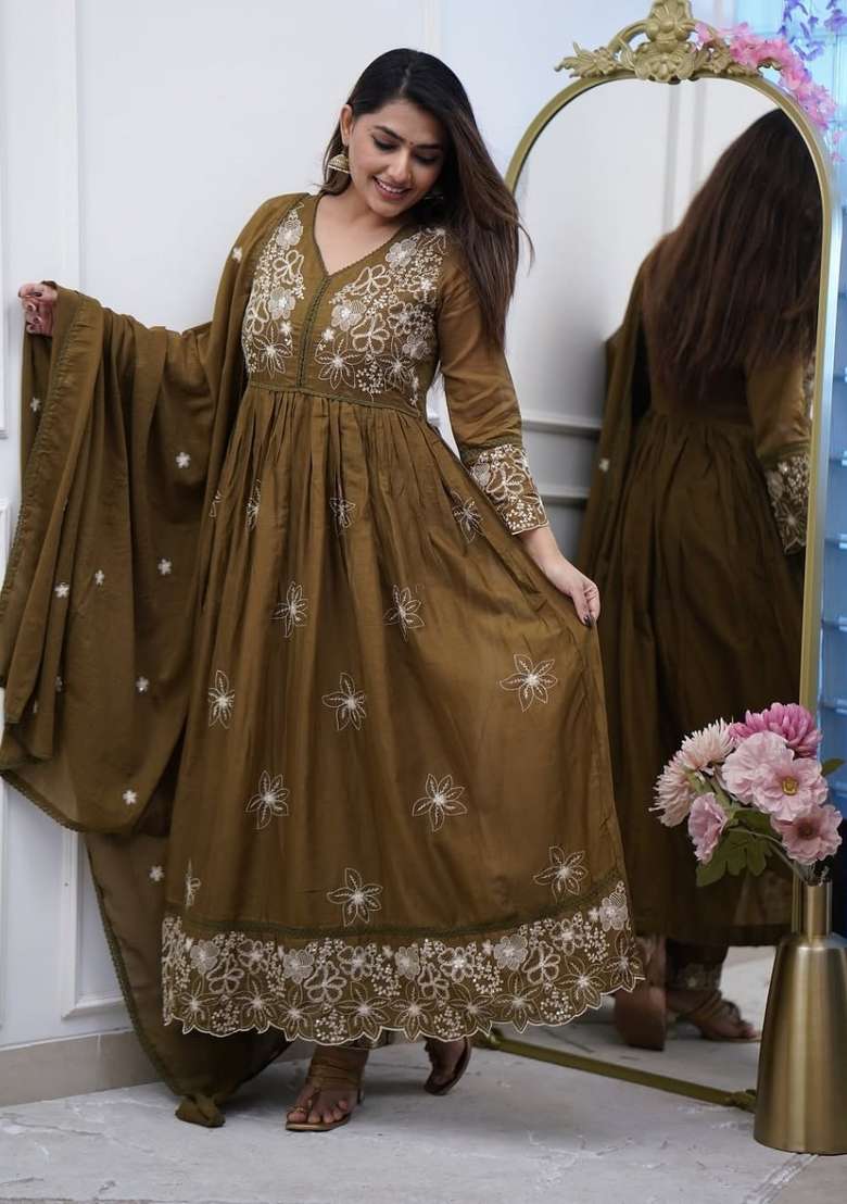 Orange Embroidery Silk Kurta Set - Indya