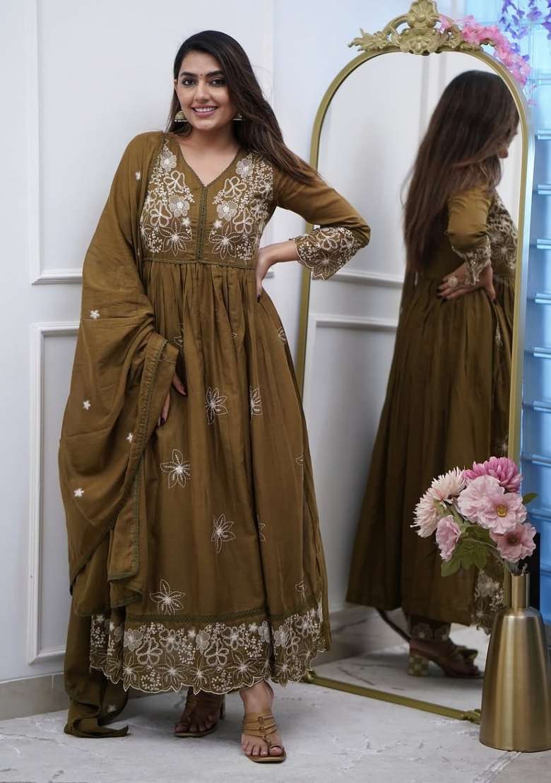 Orange Embroidery Silk Kurta Set - Indya