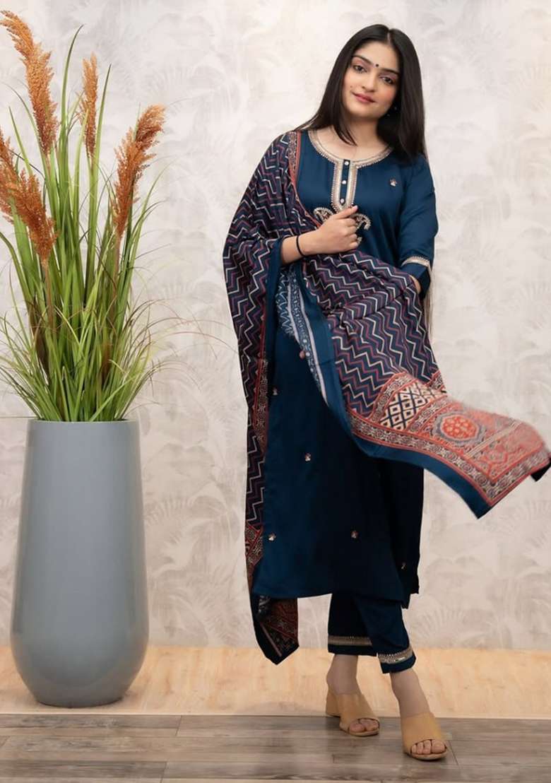 Dark Blue Embroidery Silk Kurta Set - Indya