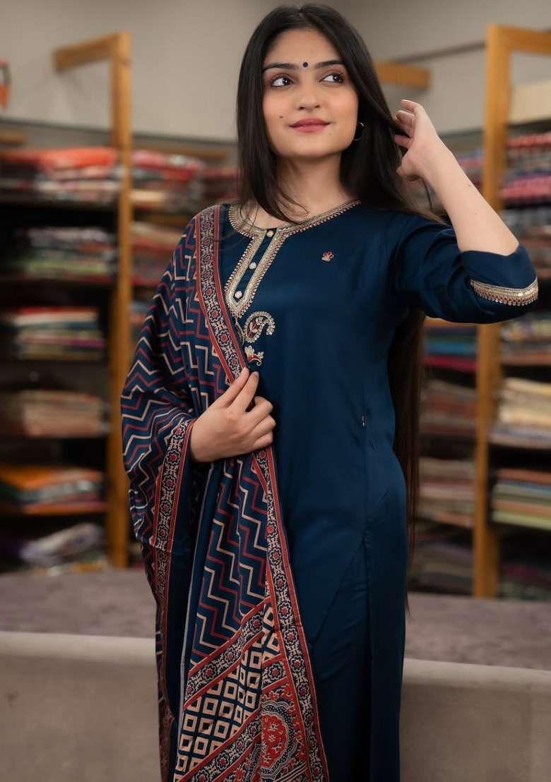 Dark Blue Embroidery Silk Kurta Set - Indya