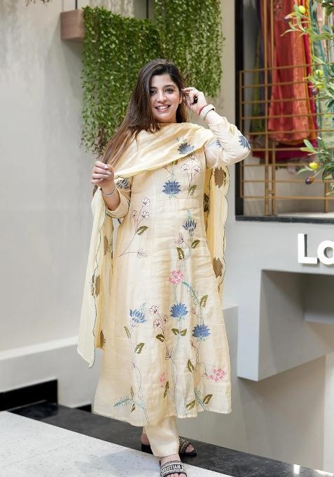 Cream Embroidery Viscose Chanderi Kurta Set