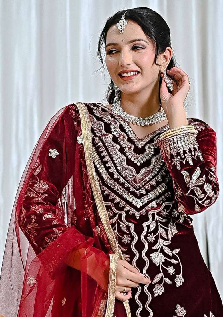 Maroon Embroidered Velvet Pakistani Suit Set - Indya