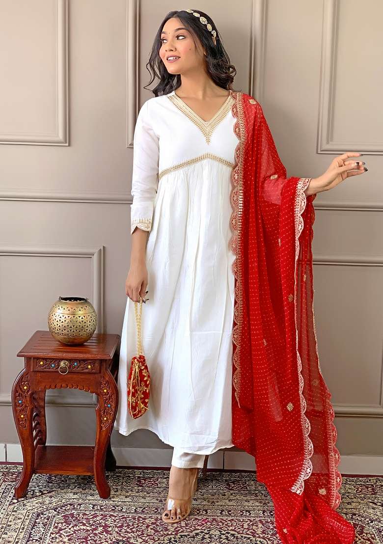 Red Embroidery Chanderi Silk Kurta Set - Indya