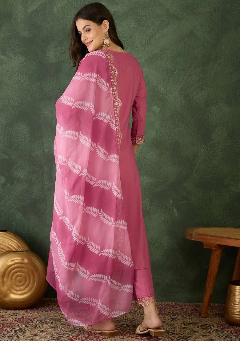 Pink Embroidery Chanderi Silk Kurta Set - Indya