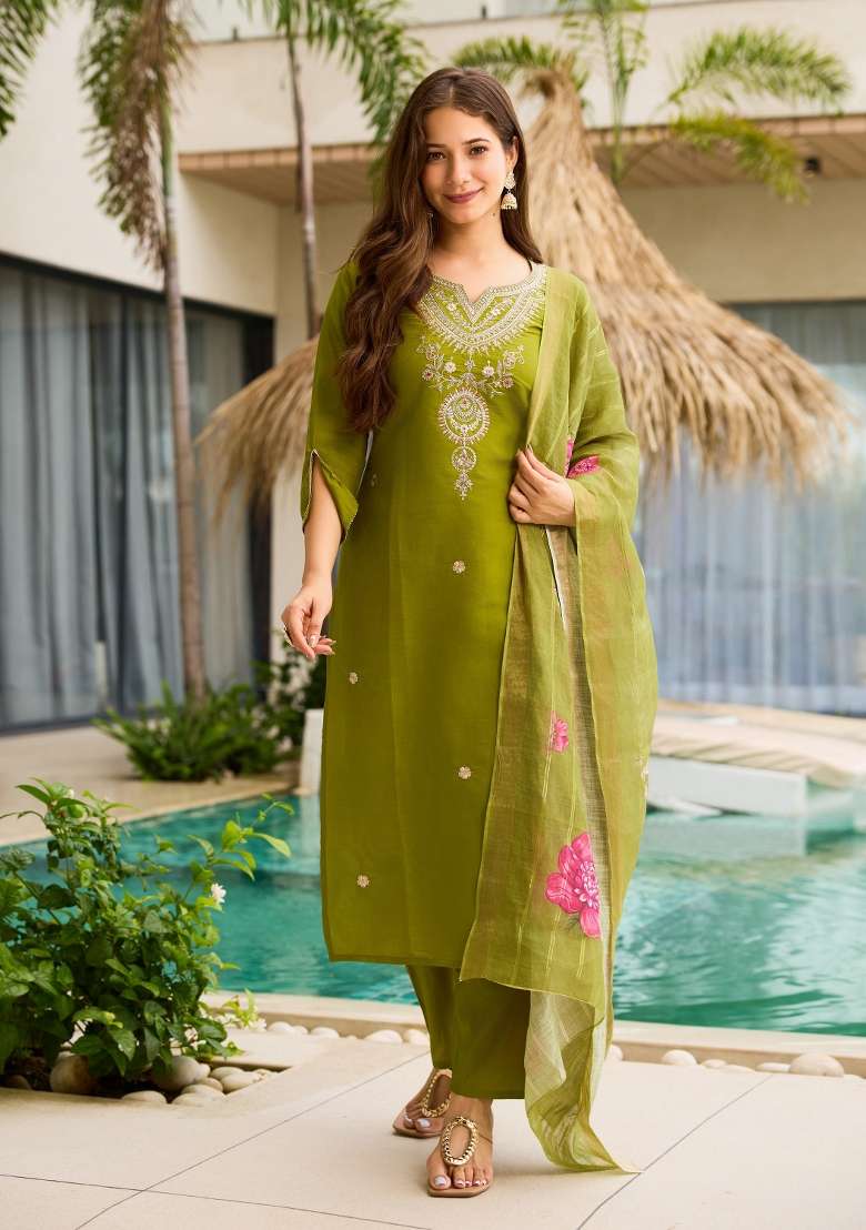 Green Embroidery Viscose Kurta Set - Indya