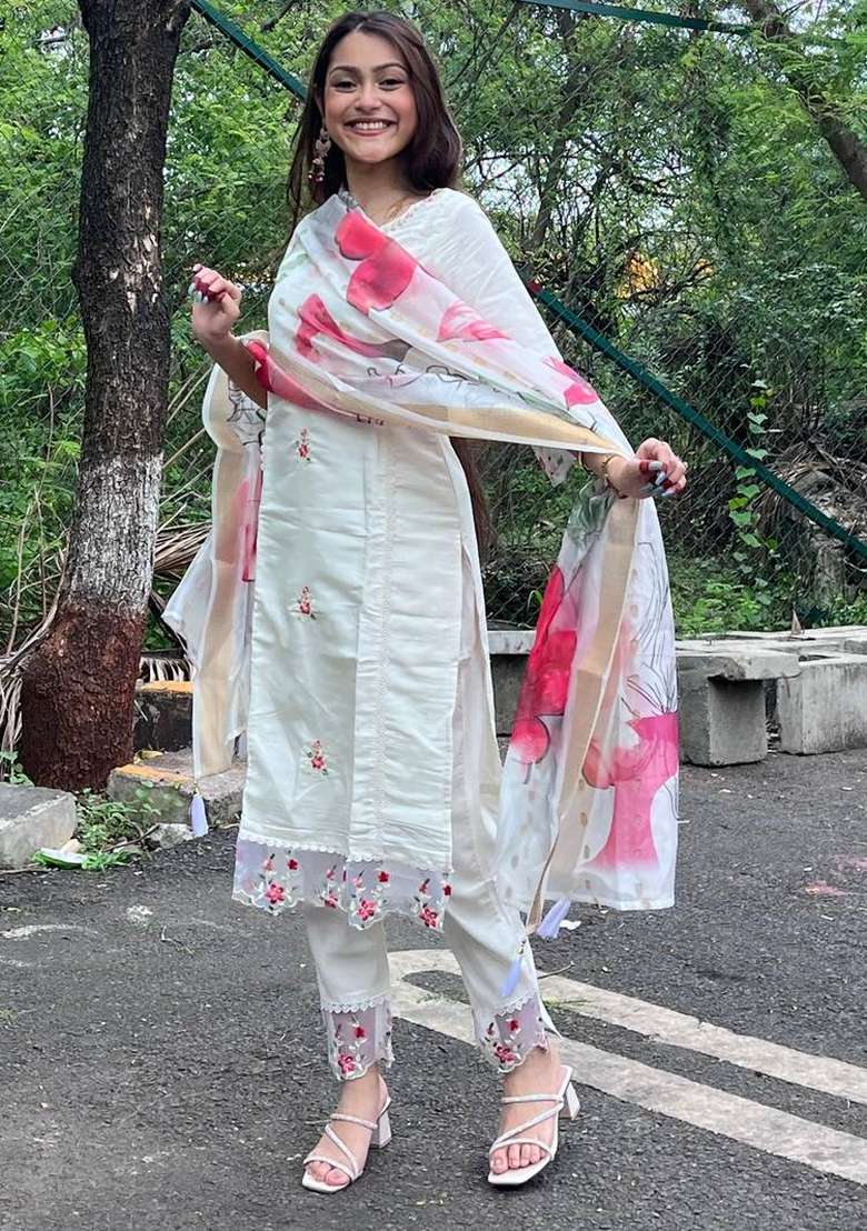 Cream Embroidery Chanderi Kurta Set - Indya