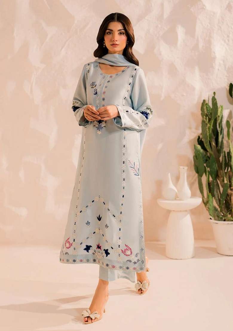 Grey Embroidery Chanderi Silk Kurta Set - Indya