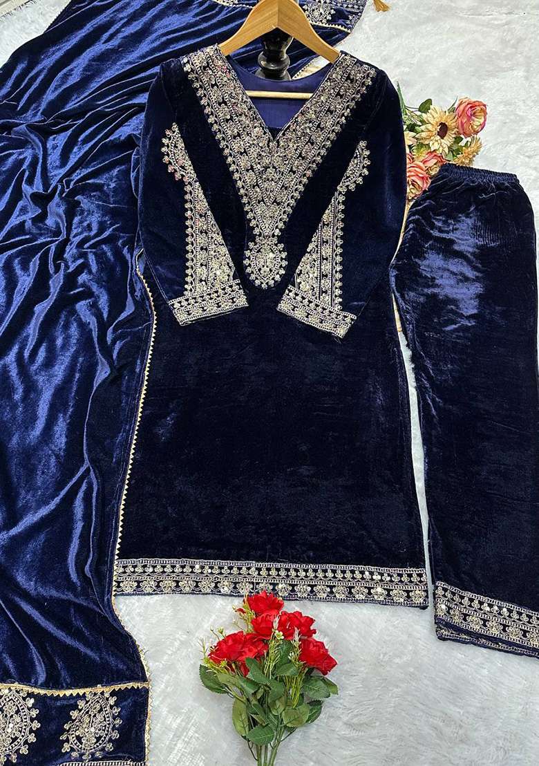 Maroon Embroidered Velvet Pakistani Suit Set - Indya