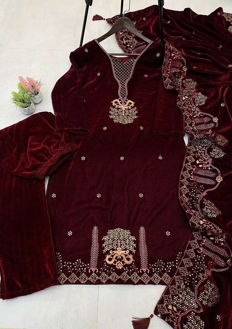 Maroon Embroidered Velvet Pakistani Suit Set - Indya