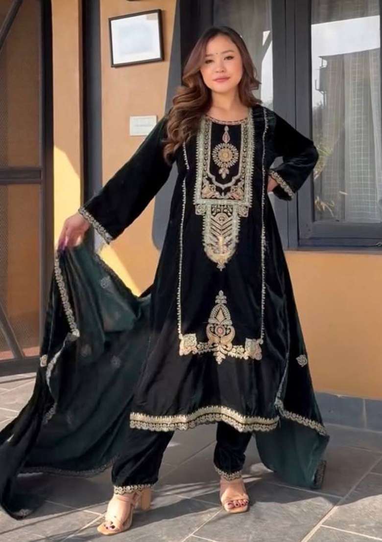 Wine Embroidered Velvet Pakistani Suit Set - Indya