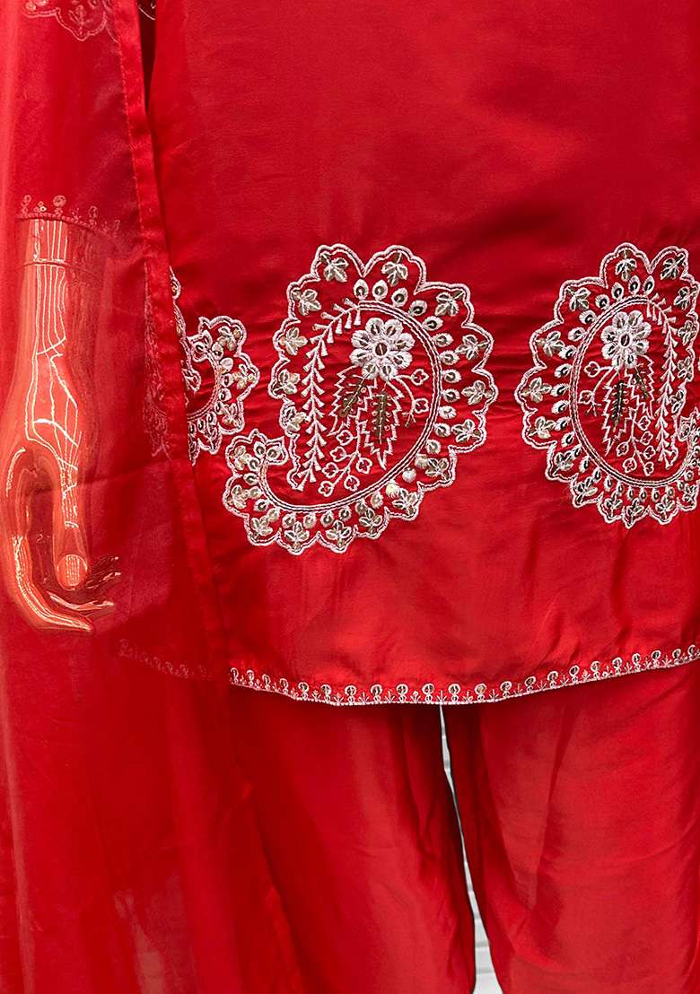 Red Embroidered Crepe Straight Kurta Set - Indya