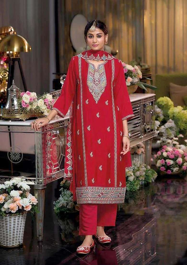 Red Embroidered Silk Blend Pakistani Suit Set - Indya