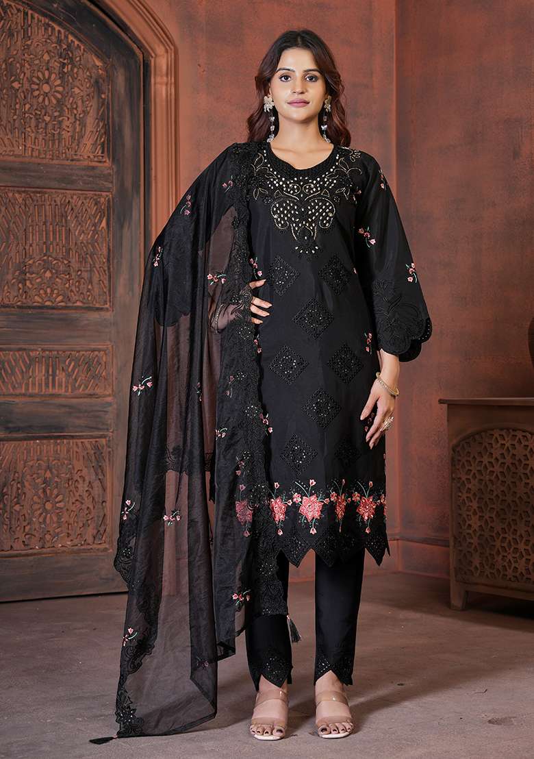 Black Embroidered Silk Blend Pakistani Suit Set - Indya