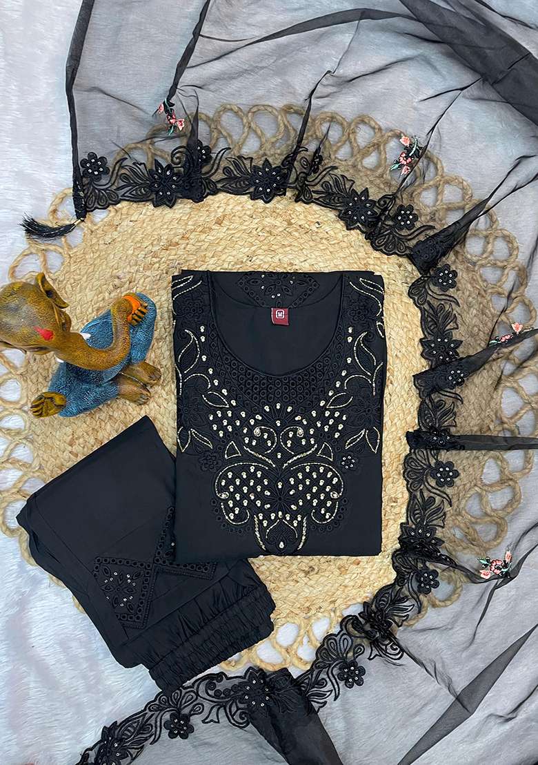 Black Embroidered Silk Blend Pakistani Suit Set - Indya