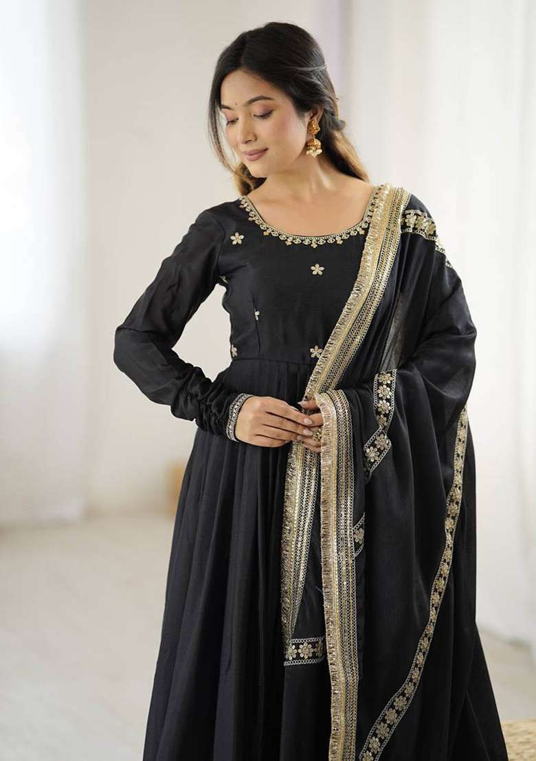 Black Motif Silk Kurta Set - Indya